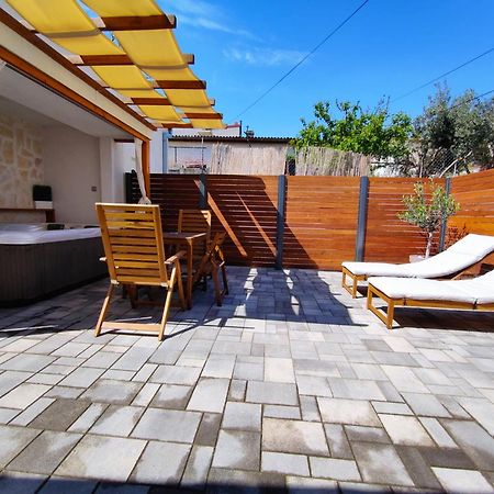 Appartamento Tonina - House With Terrace, Jacuzzi, Free Parking Spalato Esterno foto