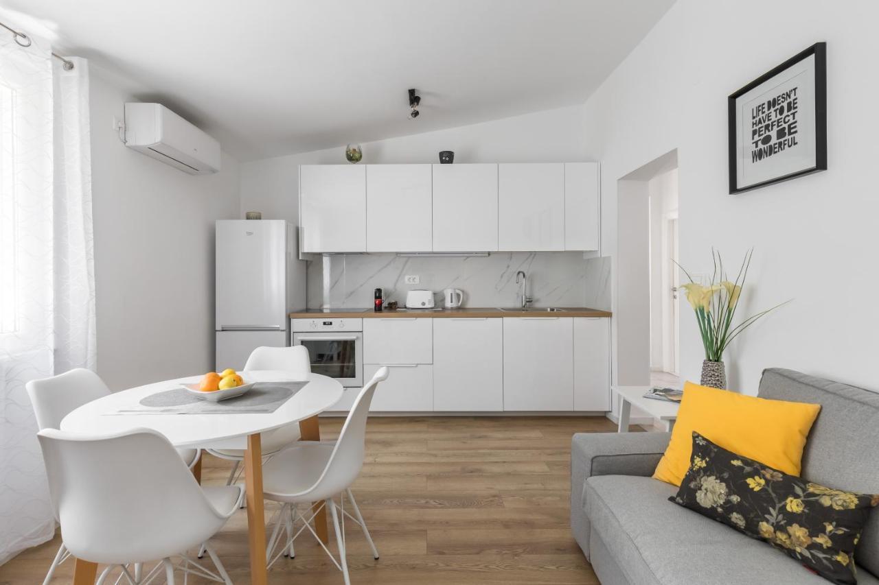 Appartamento Tonina - House With Terrace, Jacuzzi, Free Parking Spalato Esterno foto