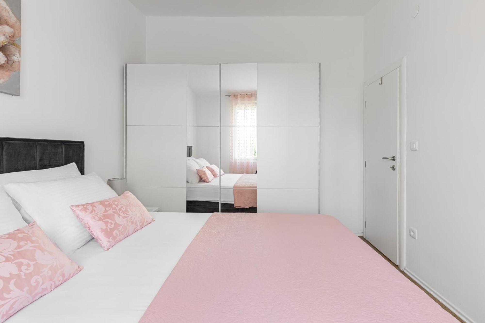 Appartamento Tonina - House With Terrace, Jacuzzi, Free Parking Spalato Esterno foto