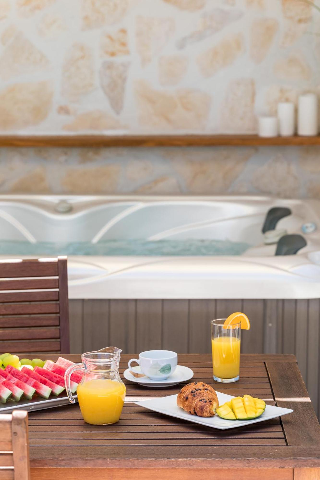 Appartamento Tonina - House With Terrace, Jacuzzi, Free Parking Spalato Esterno foto